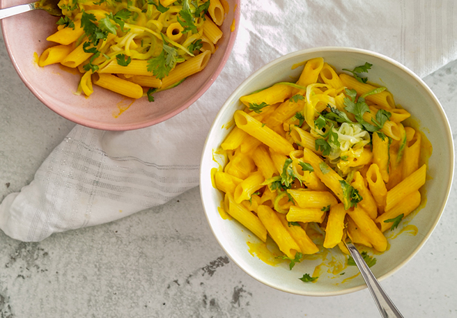 Nudeln mit Kürbis und Kokosmilch